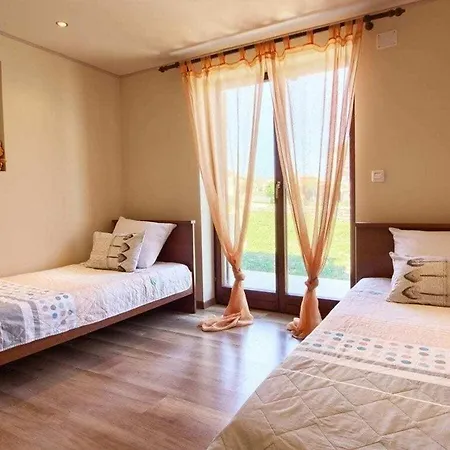 House Eleonora Comfortable Holiday Villa *