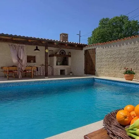 House Eleonora Comfortable Holiday Villa *
