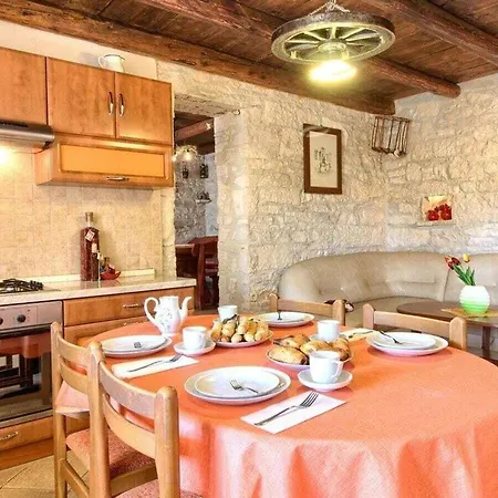 House Eleonora Comfortable Holiday Villa *