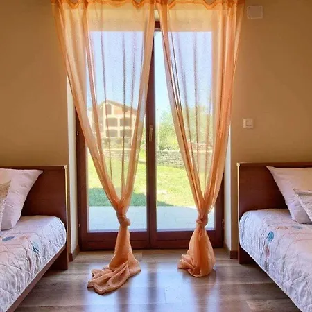 House Eleonora Comfortable Holiday Manjadvorci